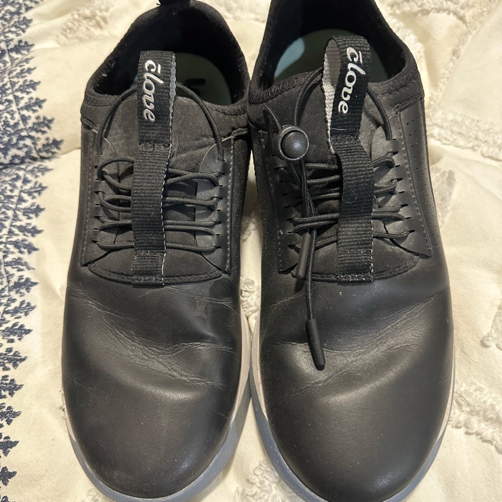 Clove women’s size 10.5 shoes